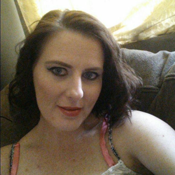 Meet your Posher, Kat - Picture 1 of 1